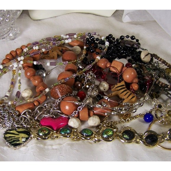 Craft Jewelry Lot 1+ lb Variety of Styles & Materials Wearable Pieces Loose Bead - Picture 6 of 7